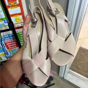 Michael kors SZ 9 nude heels